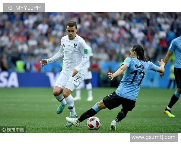 电脑屏幕上闪耀的足球明星精彩瞬间尽在眼前的视觉盛宴